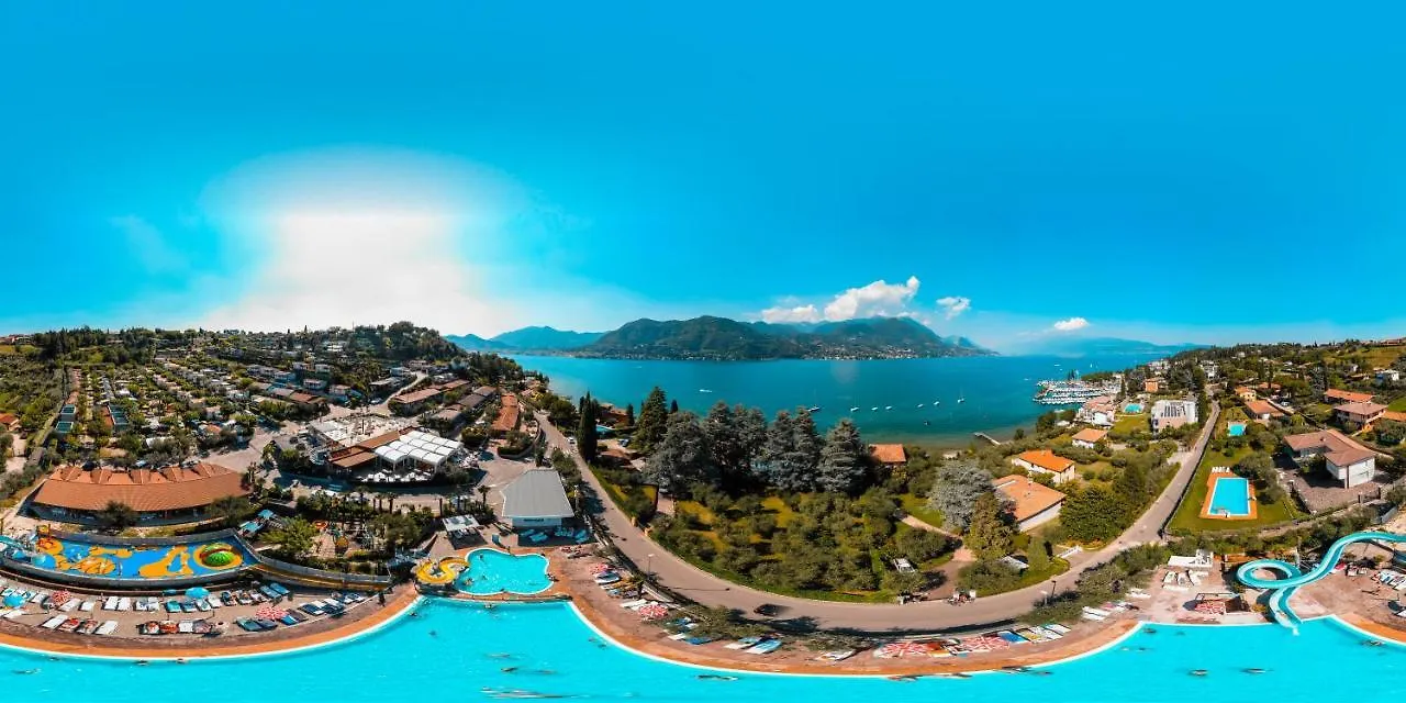 Villaggio Turistico Internazionale Eden San Felice del Benaco 4*,  Włochy