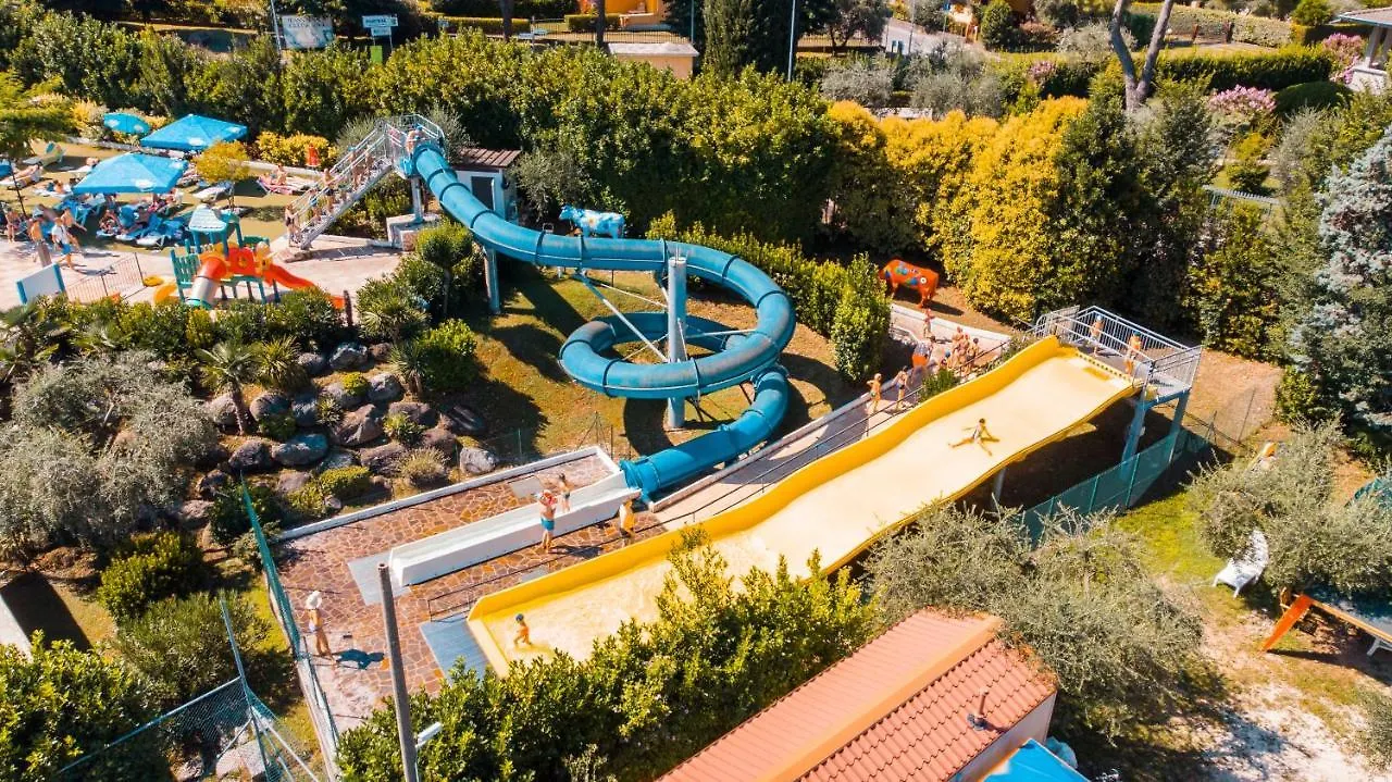 Villaggio Turistico Internazionale Eden San Felice del Benaco 4*,