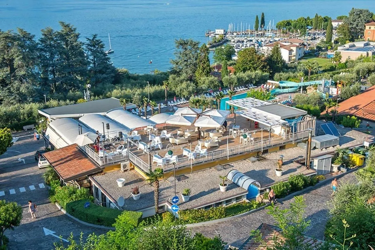 **** Holiday park Villaggio Turistico Internazionale Eden San Felice del Benaco Italy